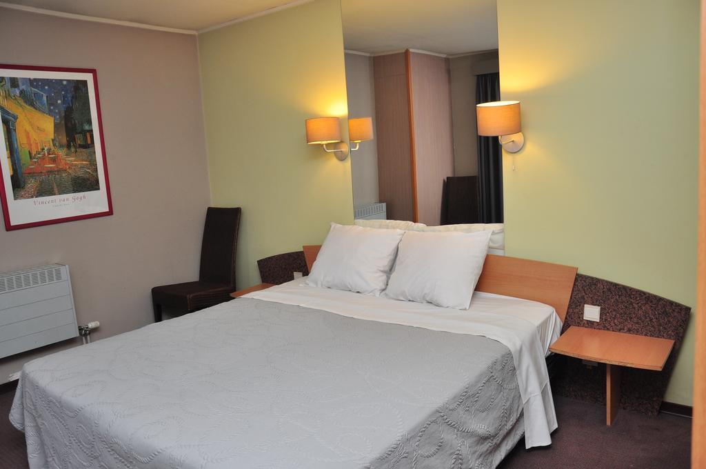 Afrit 28 Hotel Heusden-Zolder Cameră foto